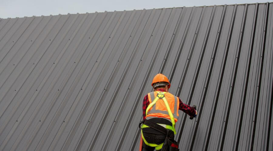 Professional gutter cleaning in Banks, AL